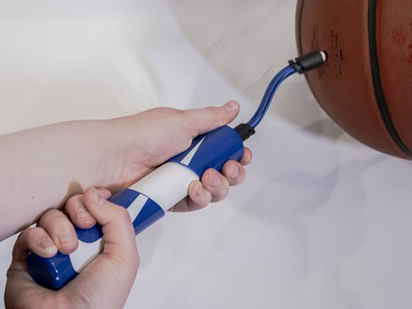 How to Repair a Basketball Leak: crwdns2935265:06crwdnd2935265:02crwdnd2935265:02crwdne2935265:0