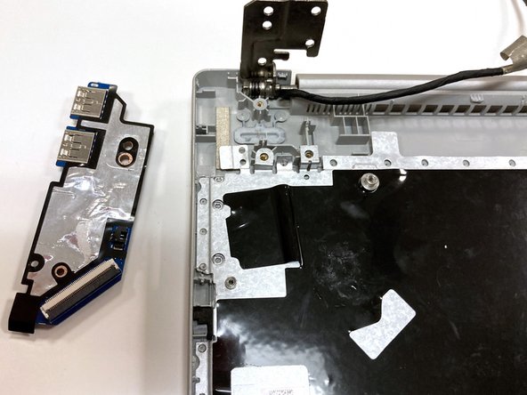 Lenovo IdeaPad S340-15IWL Keyboard Replacement, USB Port Board: crwdns2935265:030crwdnd2935265:03crwdnd2935265:03crwdne2935265:0