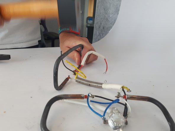 Home Essentials Sandwich Press Teardown: crwdns2935265:09crwdnd2935265:03crwdnd2935265:03crwdne2935265:0