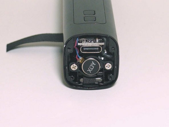 XMAX V3 Pro Disassembly, Bottom Screws: crwdns2935265:04crwdnd2935265:02crwdnd2935265:02crwdne2935265:0