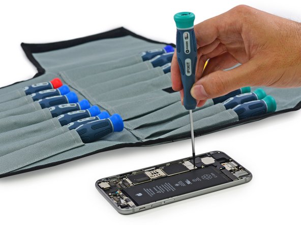 iPhone 6 Teardown: crwdns2935265:07crwdnd2935265:02crwdnd2935265:02crwdne2935265:0