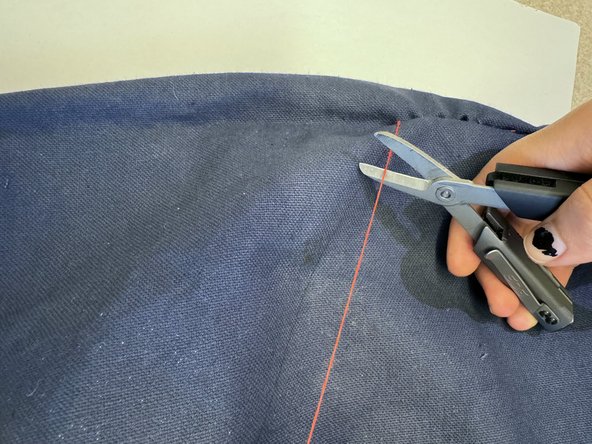 How to Mend a Hole on Bottom of Tote Bag: adım 7, 3 resimden 2.