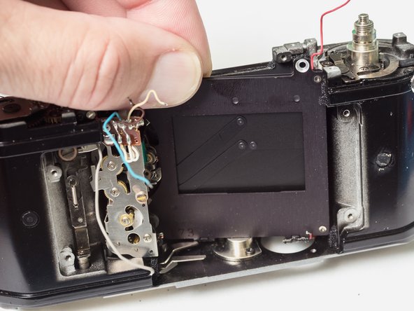 Pentax ME Super Shutter Service, Remove shutter block: crwdns2935265:023crwdnd2935265:03crwdnd2935265:03crwdne2935265:0