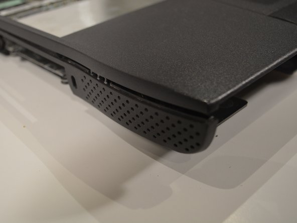 Dell Latitude CP Teardown, Palmrest: crwdns2935265:010crwdnd2935265:03crwdnd2935265:03crwdne2935265:0