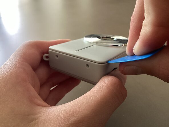 Small Digital Camera Teardown: step 2, image 2 of 3