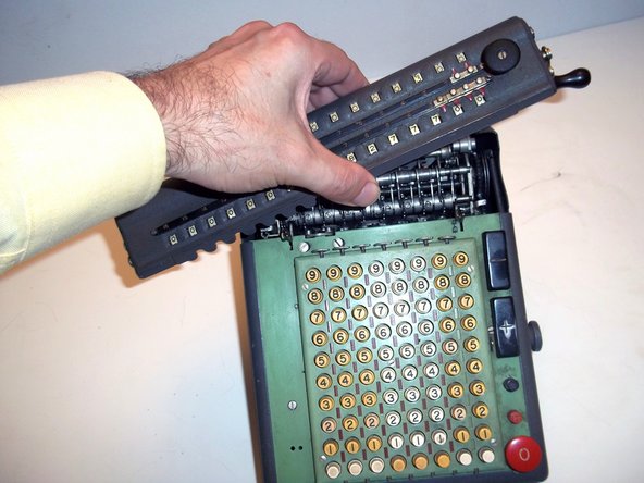Disassembling a Monroe LA-160 calculator: crwdns2935265:06crwdnd2935265:02crwdnd2935265:03crwdne2935265:0
