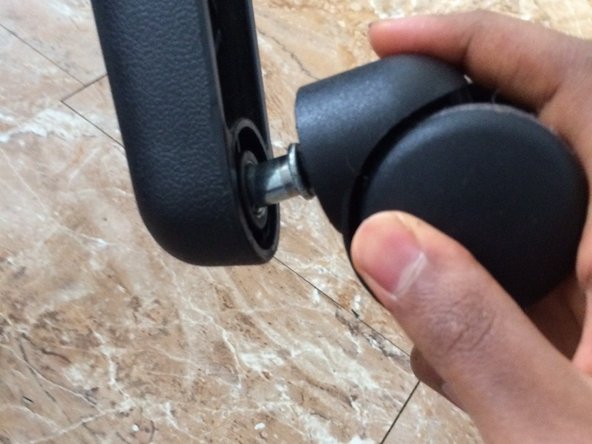 How to Replace the Wheels on an Office Chair: crwdns2935265:06crwdnd2935265:02crwdnd2935265:02crwdne2935265:0