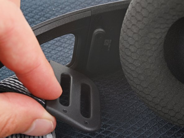 Logitech G733 Wireless Headset Headband Strap Replacement, Remove the headband strap: crwdns2935265:01crwdnd2935265:03crwdnd2935265:03crwdne2935265:0
