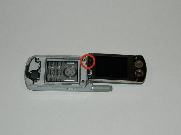 How to clean Motorola T720c screen and LCD: crwdns2935265:03crwdnd2935265:02crwdnd2935265:02crwdne2935265:0