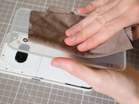 Nothing Phone (2a) Battery Replacement, Clean gluing surface: crwdns2935265:037crwdnd2935265:02crwdnd2935265:03crwdne2935265:0