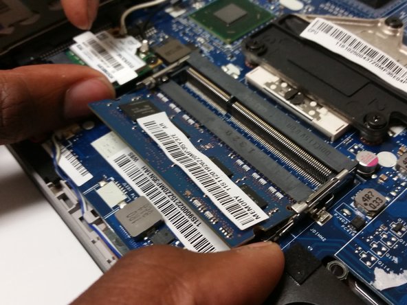 Lenovo IdeaPad P400 Touch RAM Replacement: crwdns2935265:018crwdnd2935265:02crwdnd2935265:02crwdne2935265:0