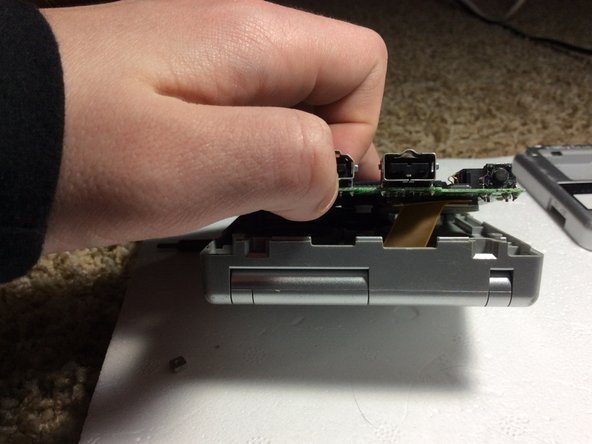 Nintendo Game Boy Advance SP Screen Replacement, Motherboard: stap 0, afbeelding 2 van 3