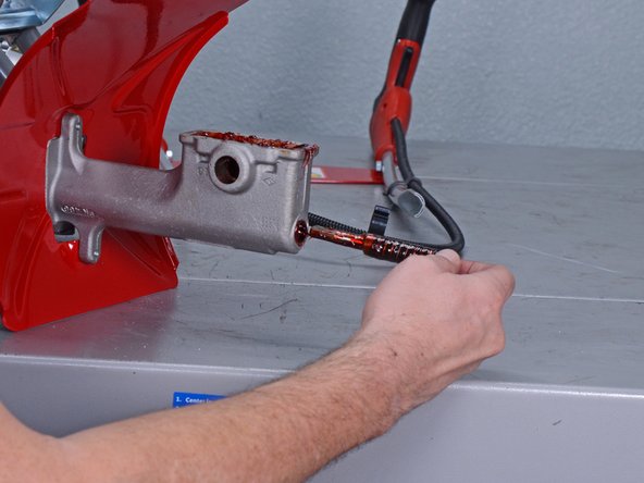 Mantis Tiller 7940 (2017) Worm Shaft Replacement, Remove the worm shaft: crwdns2935265:026crwdnd2935265:02crwdnd2935265:02crwdne2935265:0