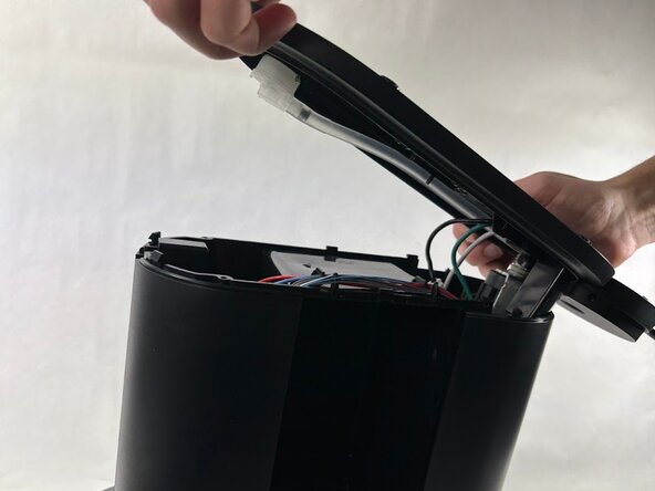 Nespresso Vertuo Next Lower Water Line Replacement: crwdns2935265:02crwdnd2935265:03crwdnd2935265:03crwdne2935265:0