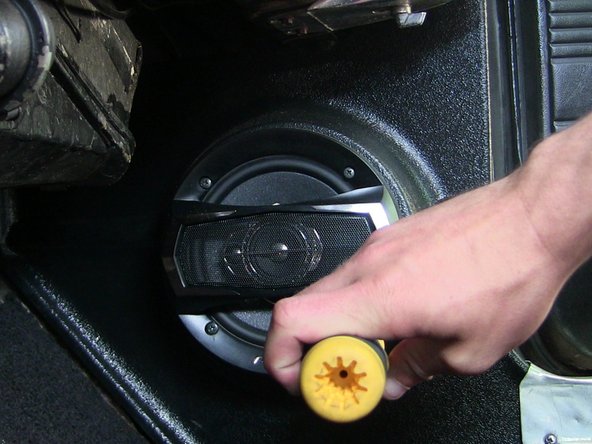 1967-68 Mustang Kick Panel Speaker Replacement: crwdns2935265:04crwdnd2935265:02crwdnd2935265:03crwdne2935265:0