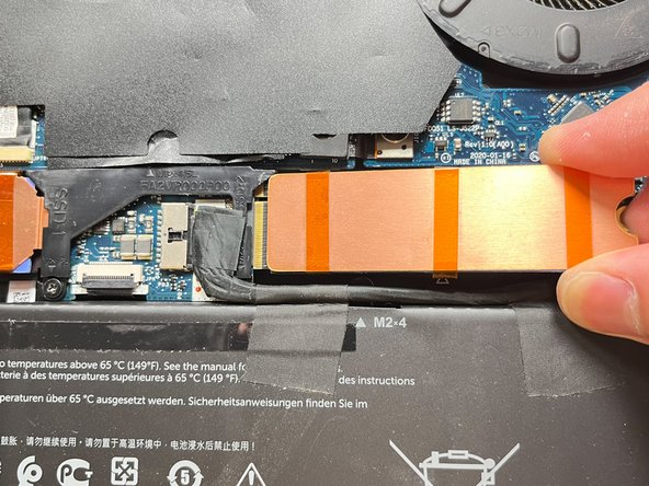 Dell Alienware M15 R4 SSD Replacement: 步骤 4 中的图像 2，3