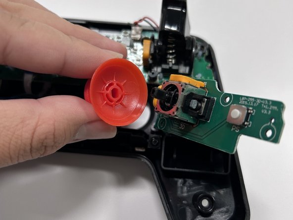 Mad Catz FightPad PRO Joystick Replacement, Step 7: crwdns2935265:07crwdnd2935265:02crwdnd2935265:02crwdne2935265:0