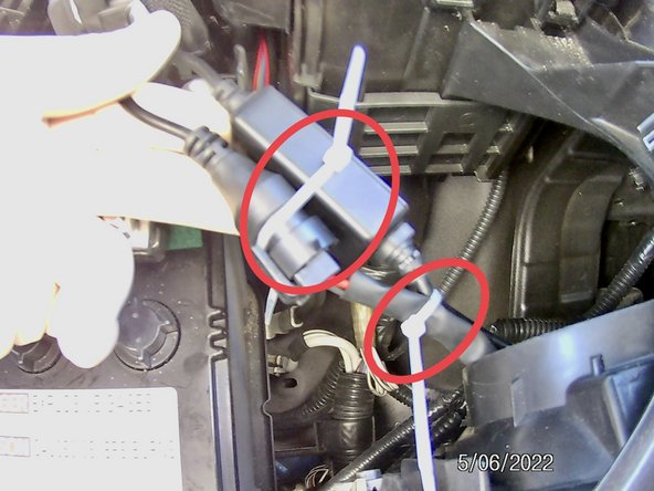 2015-2019 Toyota Highlander Headlight Bulbs Replacement: crwdns2935265:012crwdnd2935265:02crwdnd2935265:03crwdne2935265:0