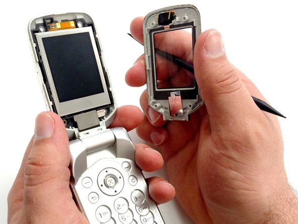 Sony Ericsson W300i Main Screen Replacement: crwdns2935265:06crwdnd2935265:03crwdnd2935265:03crwdne2935265:0