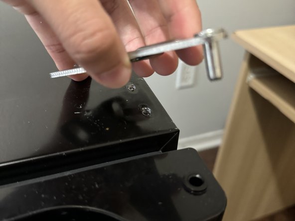 Midea MRU03M2ABB Upright Freezer Door Replacement: crwdns2935265:05crwdnd2935265:02crwdnd2935265:02crwdne2935265:0