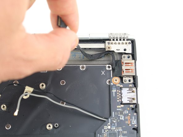 Lenovo Yoga 900-13ISK Charging Port Replacement: crwdns2935265:018crwdnd2935265:02crwdnd2935265:03crwdne2935265:0