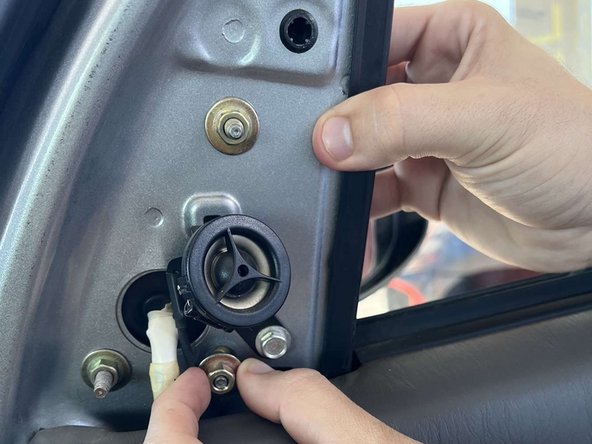 2006 Toyota Tundra Side Mirror Replacement: crwdns2935265:06crwdnd2935265:03crwdnd2935265:03crwdne2935265:0