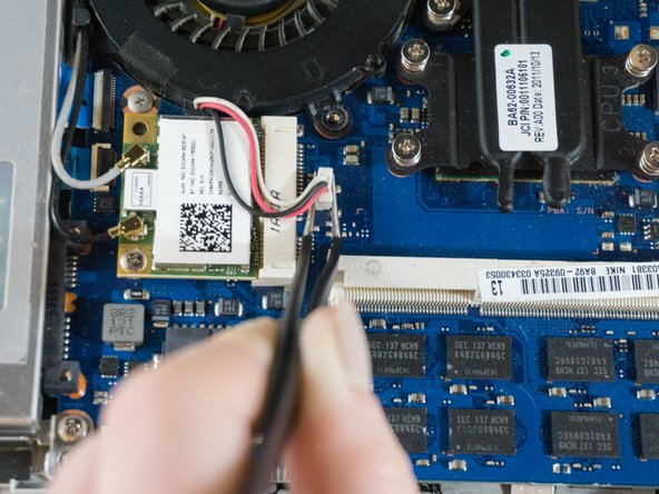 Samsung NP700Z5AH Fan Replacement: crwdns2935265:010crwdnd2935265:02crwdnd2935265:02crwdne2935265:0