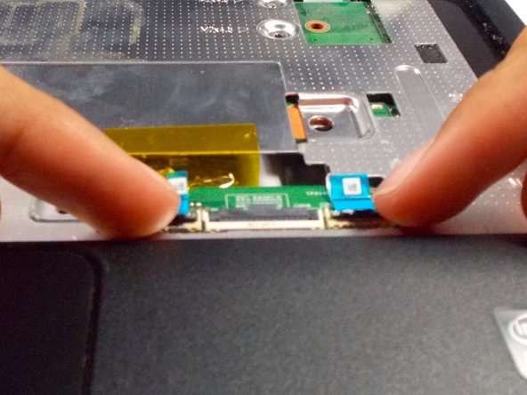 HP Mini 110-3735dx Screen Replacement: crwdns2935265:015crwdnd2935265:03crwdnd2935265:03crwdne2935265:0