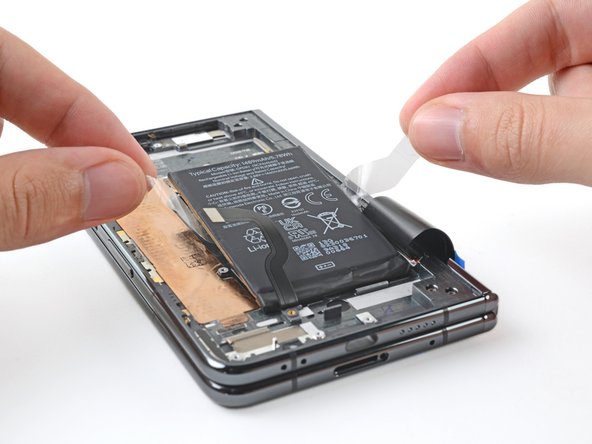 Google Pixel Fold Inner Screen Assembly Replacement, Separate the adhesive: crwdns2935265:068crwdnd2935265:02crwdnd2935265:03crwdne2935265:0