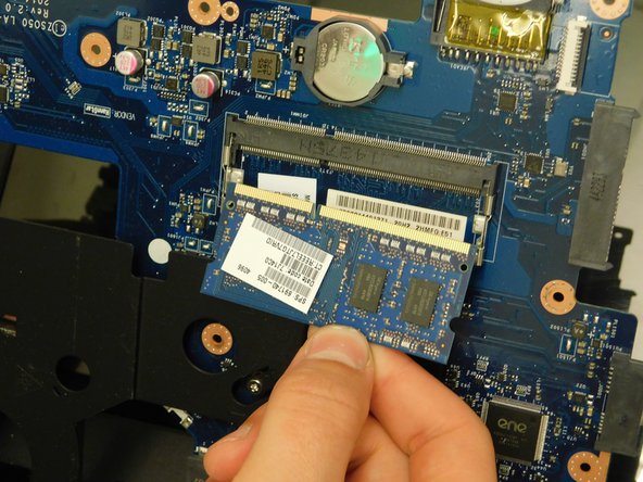 HP 15-R263DX RAM Replacement: crwdns2935265:016crwdnd2935265:02crwdnd2935265:02crwdne2935265:0