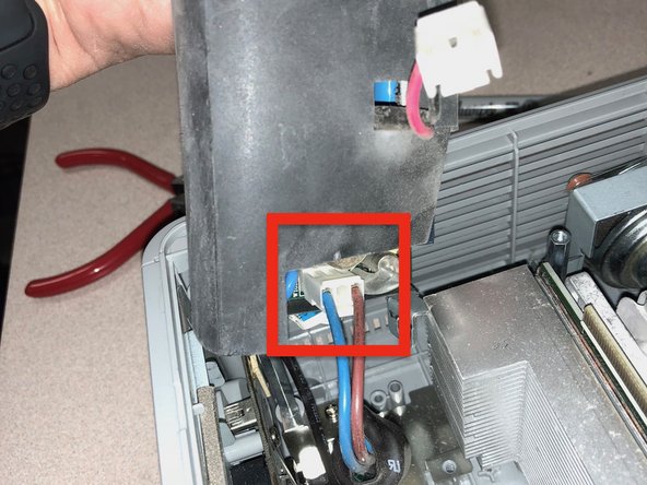 Projector - Vivitek D855ST DMD Chip Board Replacement, Disconnect the power supply: crwdns2935265:07crwdnd2935265:02crwdnd2935265:02crwdne2935265:0