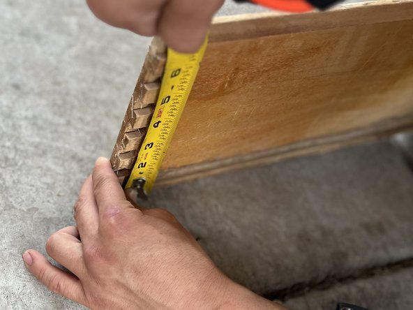 How to Replace Wooden Dresser Drawers, Dresser Slide: crwdns2935265:01crwdnd2935265:03crwdnd2935265:03crwdne2935265:0