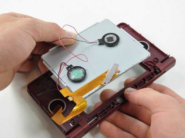 Nintendo DSi XL Upper LCD Replacement: 38 단계, 이미지 2개 중 2개