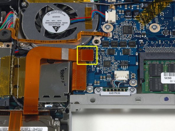 MacBook Pro 15" Core Duo Model A1150 Hard Drive Cable Replacement: crwdns2935265:00crwdnd2935265:01crwdnd2935265:01crwdne2935265:0