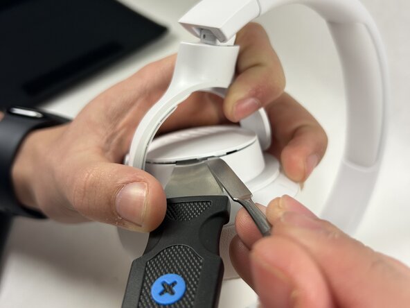 JBL Tune 720BT Charging Port Replacement: crwdns2935265:03crwdnd2935265:02crwdnd2935265:02crwdne2935265:0