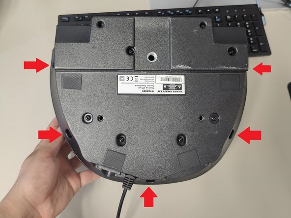 Thrustmaster T300 Fan replacement, Base opening: step 1, image 3 of 3
