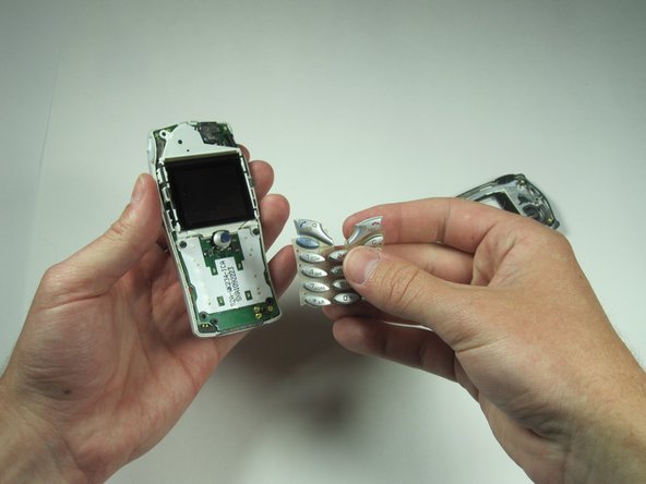 Sony Ericsson T68i Logic Board Replacement: crwdns2935265:04crwdnd2935265:03crwdnd2935265:03crwdne2935265:0