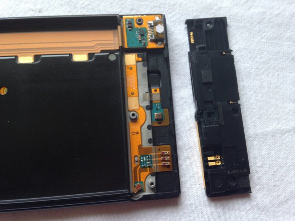 Xiaomi Mi 3 Touchscreen Replacement, Beginning to remove the dock: crwdns2935265:09crwdnd2935265:02crwdnd2935265:02crwdne2935265:0