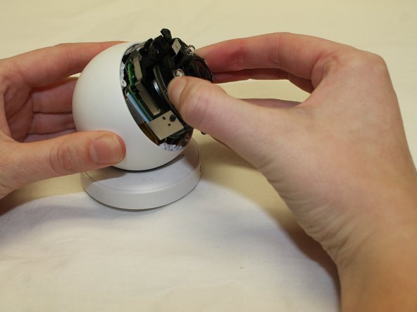 Logitech Circle Teardown: crwdns2935265:04crwdnd2935265:02crwdnd2935265:02crwdne2935265:0