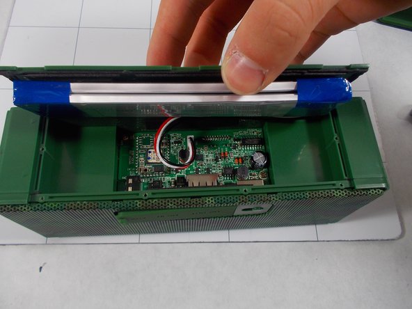 Insignia NS-SPBTBRICK-CM Back Cover and Battery Replacement: crwdns2935265:08crwdnd2935265:02crwdnd2935265:03crwdne2935265:0