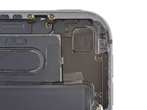 iPad Pro 11" Rear Camera Replacement, Unfasten the rear camera bracket: stap 0, afbeelding 2 van 2