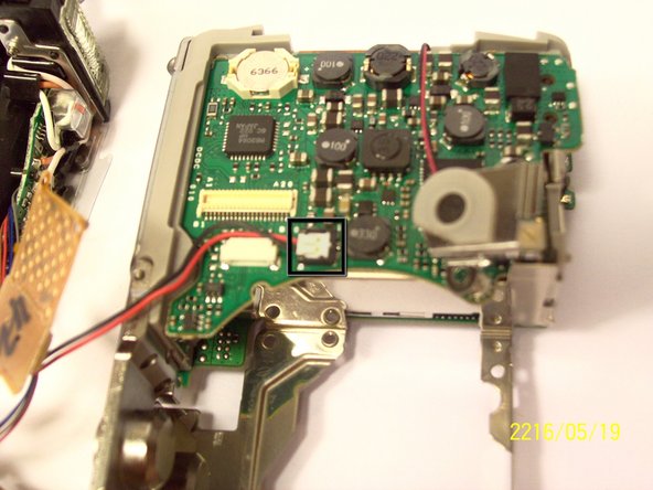 Canon PowerShot SD700 Motherboard Replacement: step 14, image 1 of 1