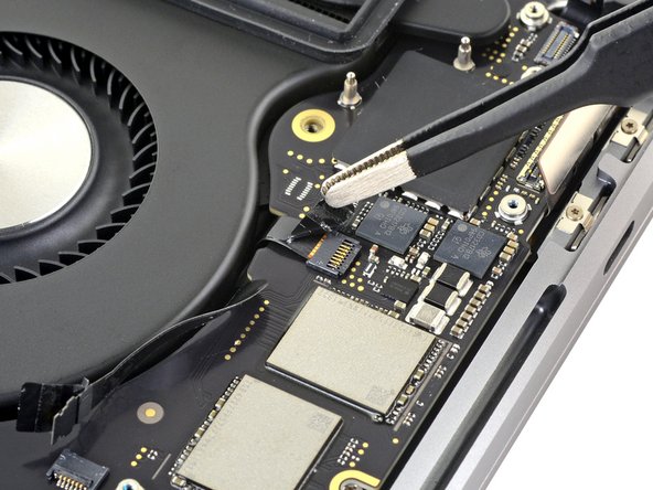 MacBook Pro 16" 2019 Battery Replacement, Disconnect the microphone array: crwdns2935265:059crwdnd2935265:02crwdnd2935265:02crwdne2935265:0