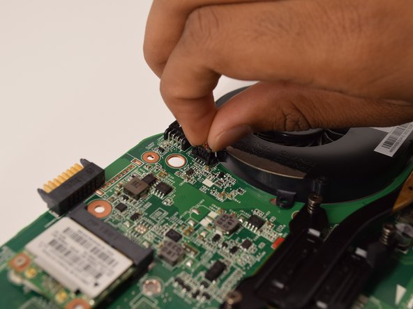 HP Pavilion 15-d017cl Cooling Fan Replacement: crwdns2935265:022crwdnd2935265:02crwdnd2935265:03crwdne2935265:0