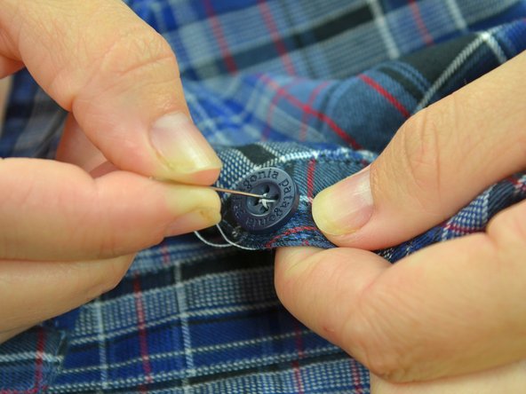 Sew a Button: crwdns2935265:012crwdnd2935265:03crwdnd2935265:03crwdne2935265:0