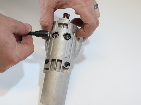 DeWalt DCS380 Blade Shaft Replacement: crwdns2935265:05crwdnd2935265:02crwdnd2935265:02crwdne2935265:0