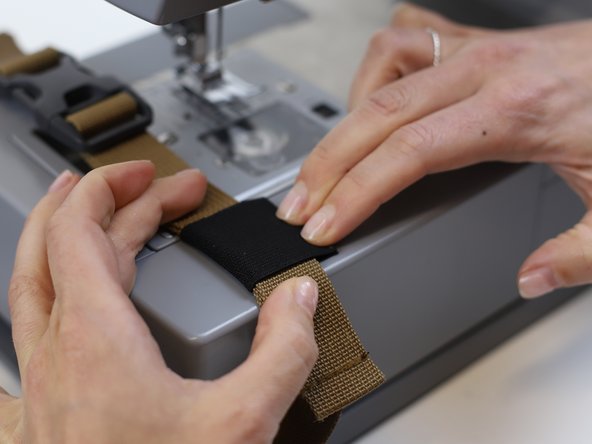 How to Replace a "Strap Keeper" in a Backpack, Prepare for stitching: crwdns2935265:03crwdnd2935265:03crwdnd2935265:03crwdne2935265:0