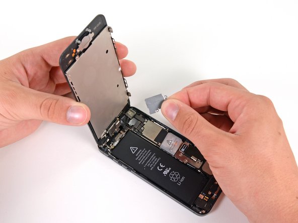 Замена задней части корпуса iPhone 5: crwdns2935265:010crwdnd2935265:02crwdnd2935265:02crwdne2935265:0