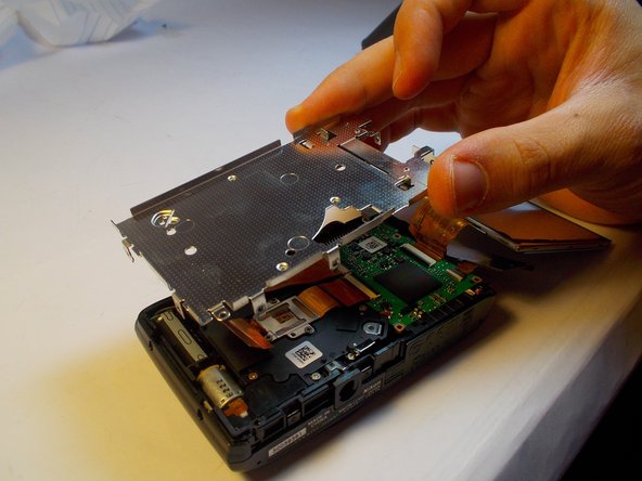 Nikon Coolpix S6800 Button Assembly Replacement: crwdns2935265:08crwdnd2935265:02crwdnd2935265:02crwdne2935265:0