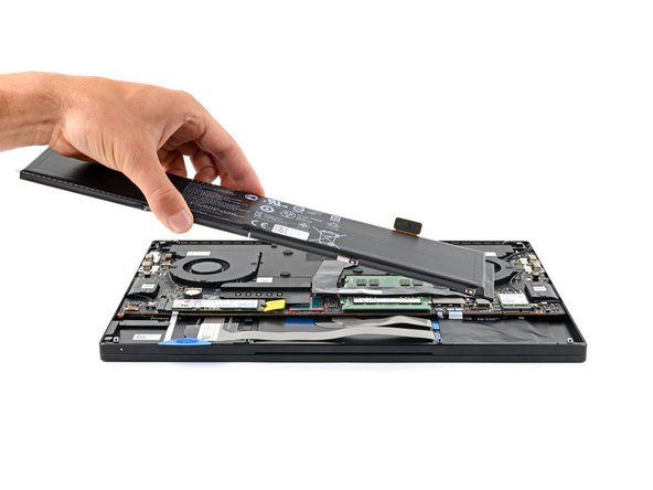 Razer Blade 15 Advanced Model (Early 2020) Battery Replacement, Remove the battery: crwdns2935265:012crwdnd2935265:03crwdnd2935265:03crwdne2935265:0